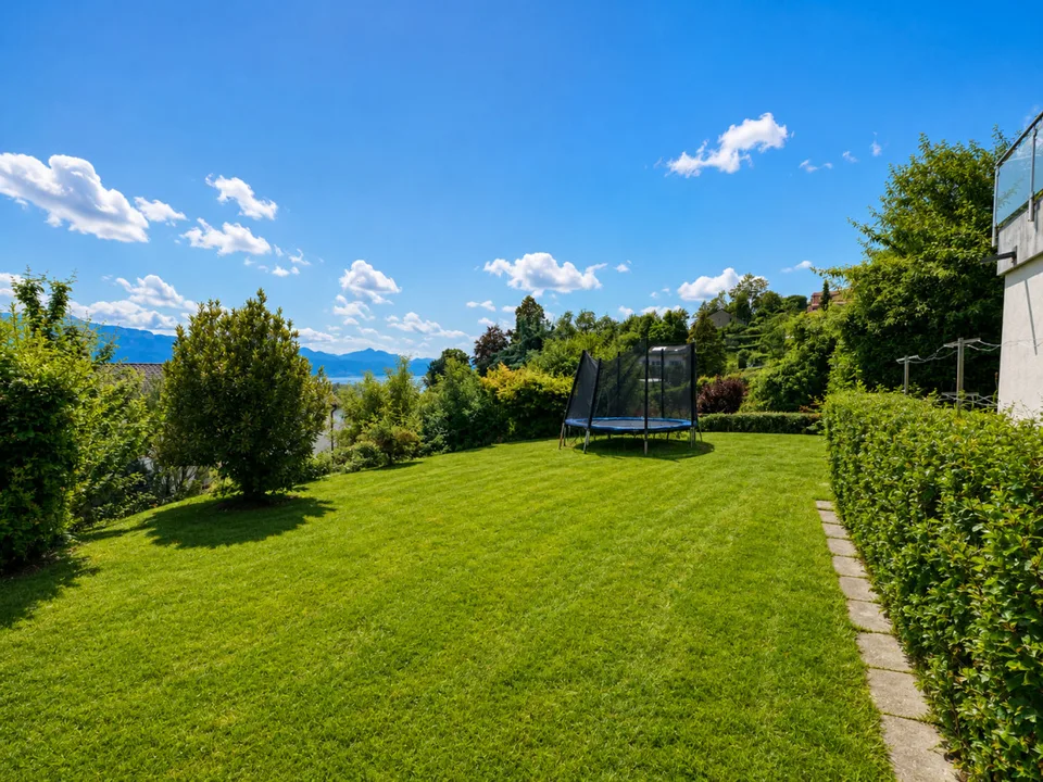 LUTRY - EINZELVILLA MIT ATEMBERAUBENDER AUSSTATTUNG
