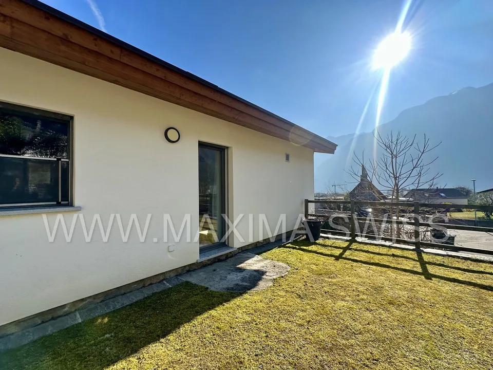 BIASCA: CASA IMMERSA NEL VERDE CON NUOVA DEPANDANCE
