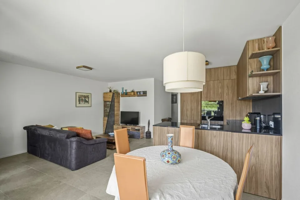 Schönes 2.5-Zimmer-Wohnung im 1. Stock mit freier Sicht