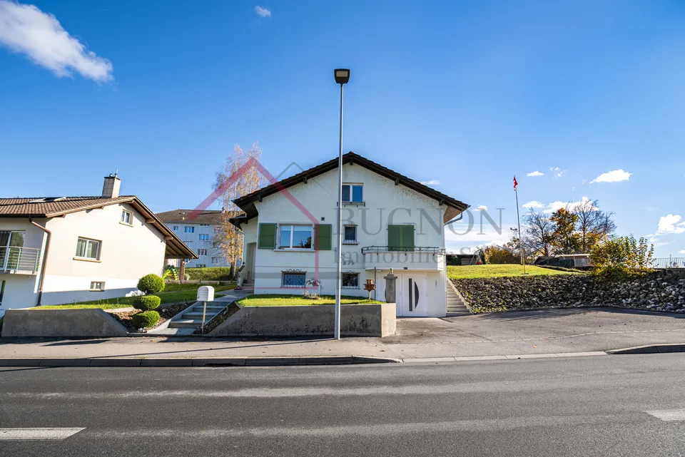 Villa individuale ristrutturata con 5.5 locali e grande giardino