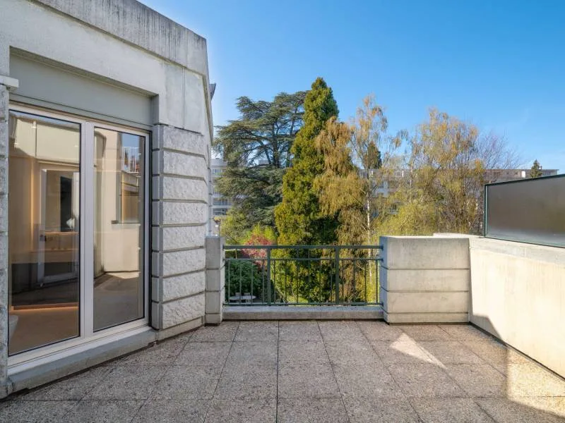Dachgeschoss schlüsselbereit, komplett renoviert in Champel – Foto 12 von 24