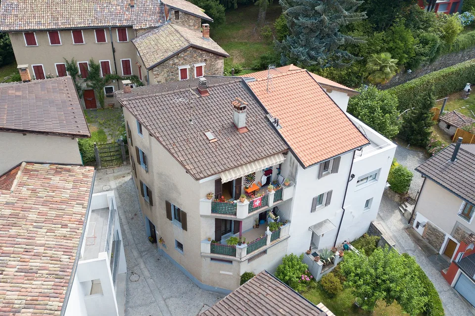 Casa di nucleo in zona soleggiata e tranquilla