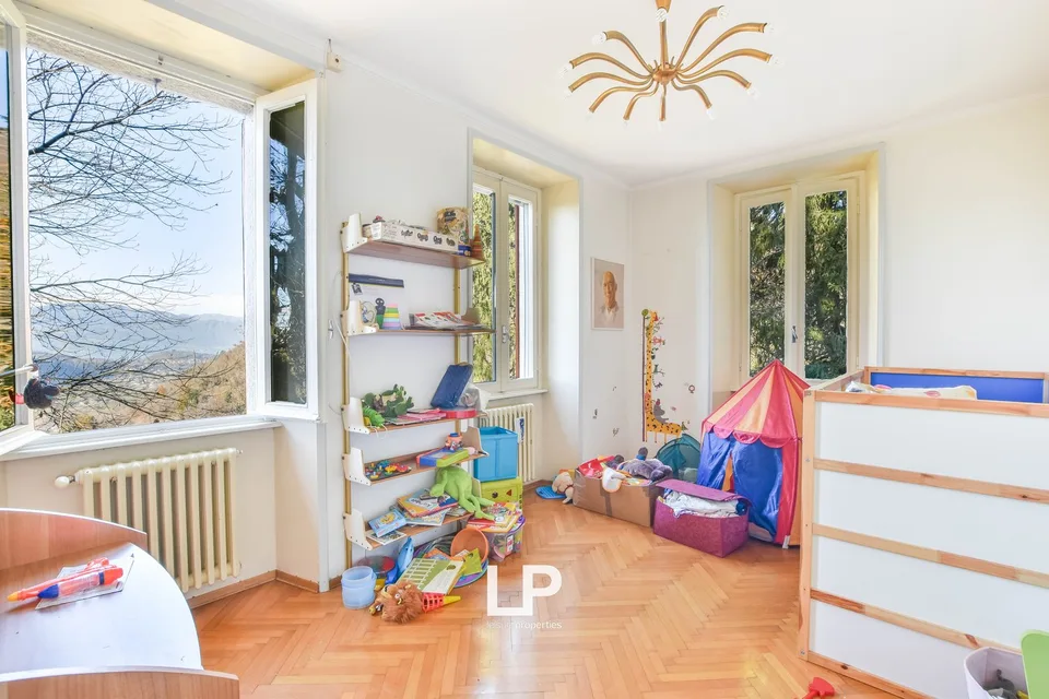 Villa mit Nebengebäude Cittiglio – Foto 23 von 30