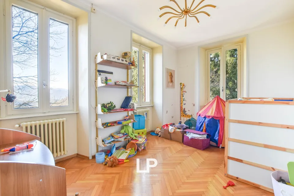 Villa mit Nebengebäude Cittiglio – Foto 22 von 30