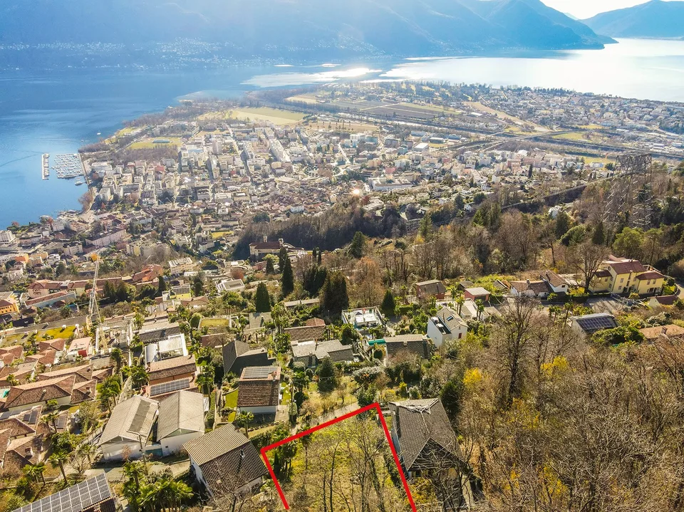Großes Baugrundstück mit Seeblick