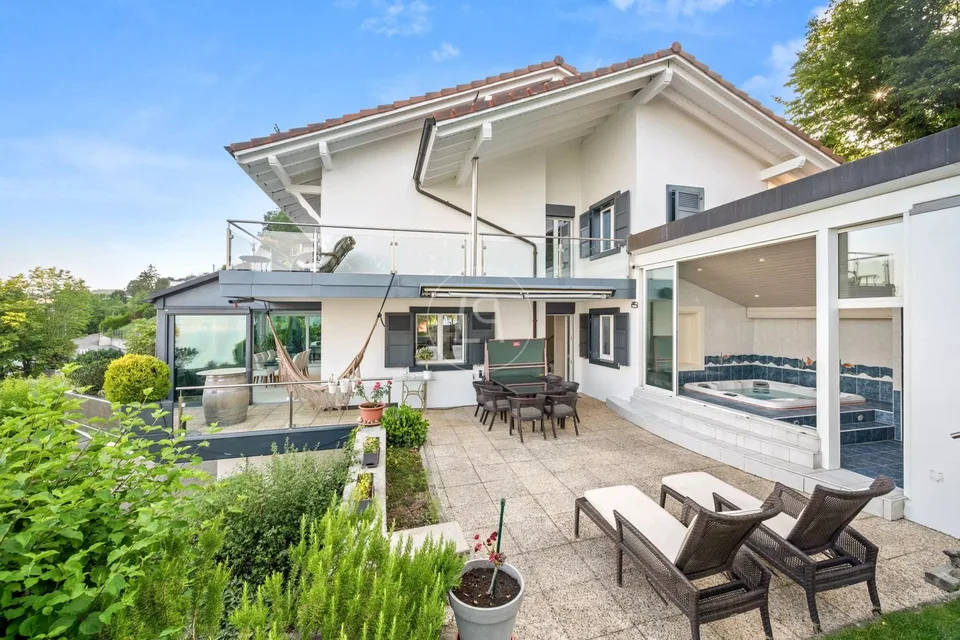 Bella proprietà moderna con vista panoramica a Grandvaux – foto 9 di 26