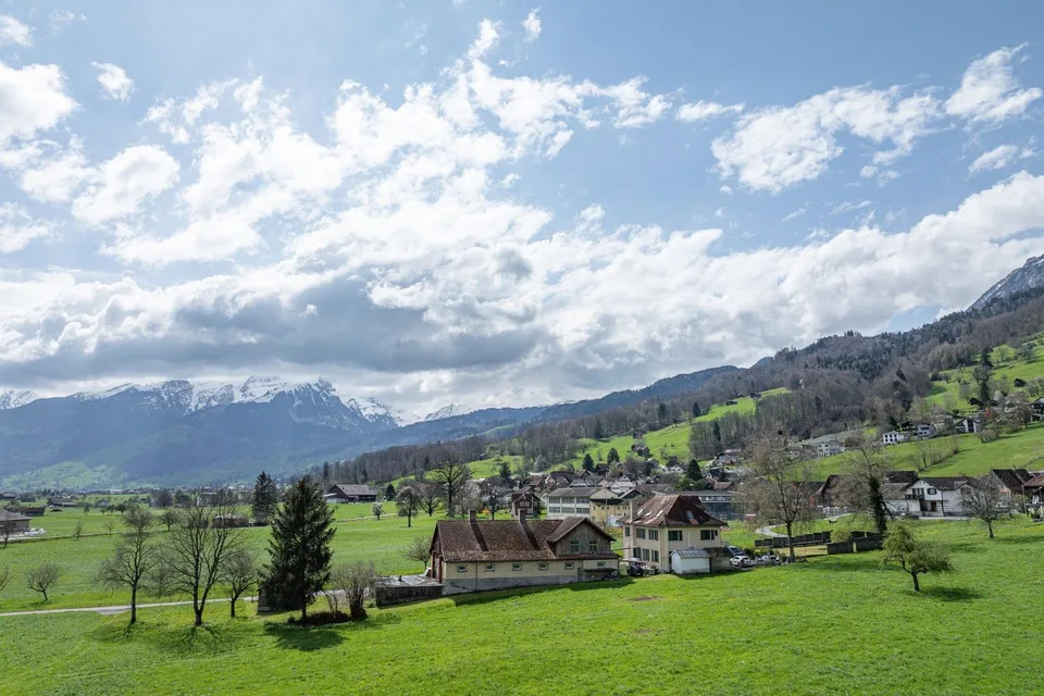 Wohn- und Geschäftshaus mit Nebenbauten – Foto 10 von 12