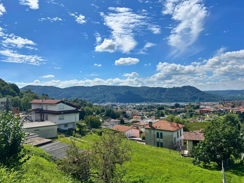 Baugrundstück mit freier Aussicht und sonnig