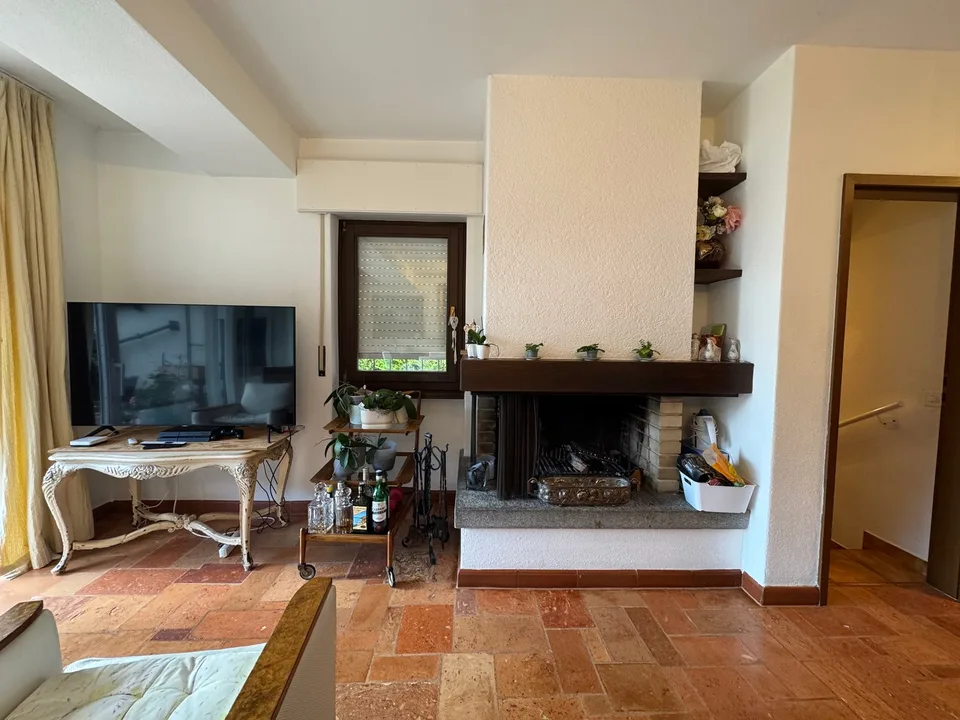 Casa con vista lago a Lugano-Figino / Haus mit Seeblick in Lugano-Figino