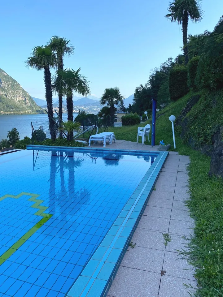 Stunning 4.5-Room Attic Apartment with Lake Views in Bissone – foto 20 di 27