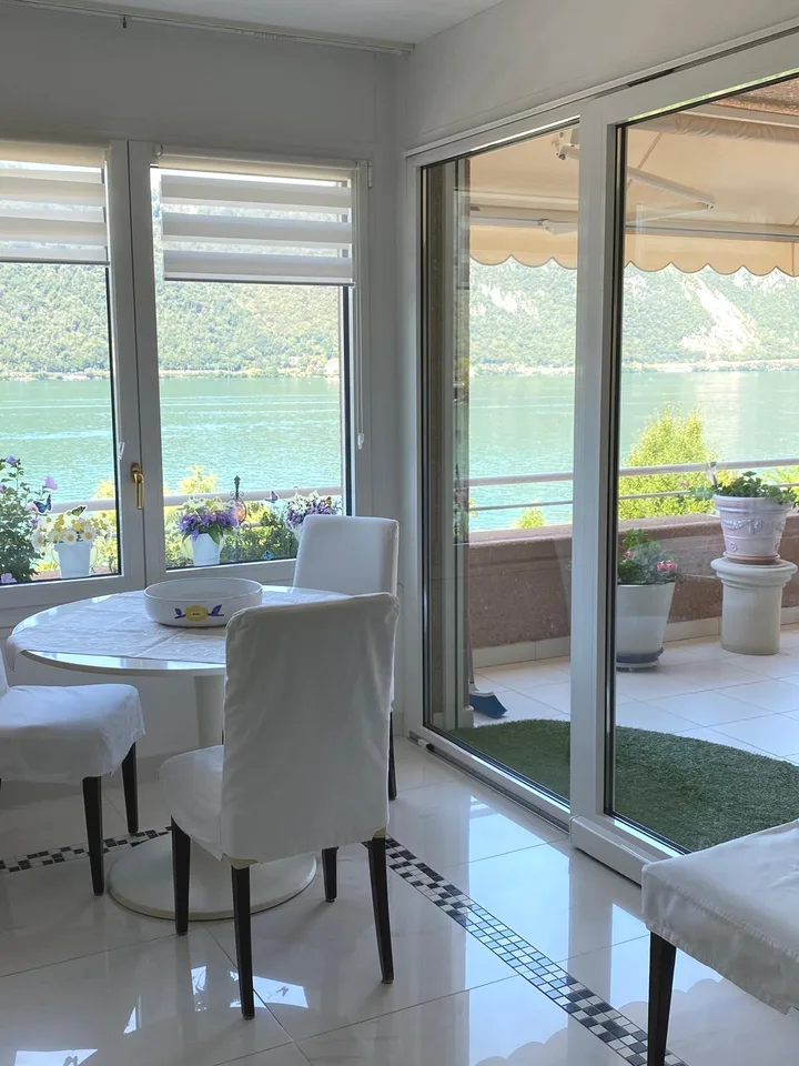 Stunning 4.5-Room Attic Apartment with Lake Views in Bissone