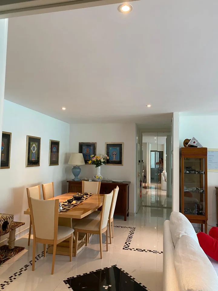 Stunning 4.5-Room Attic Apartment with Lake Views in Bissone