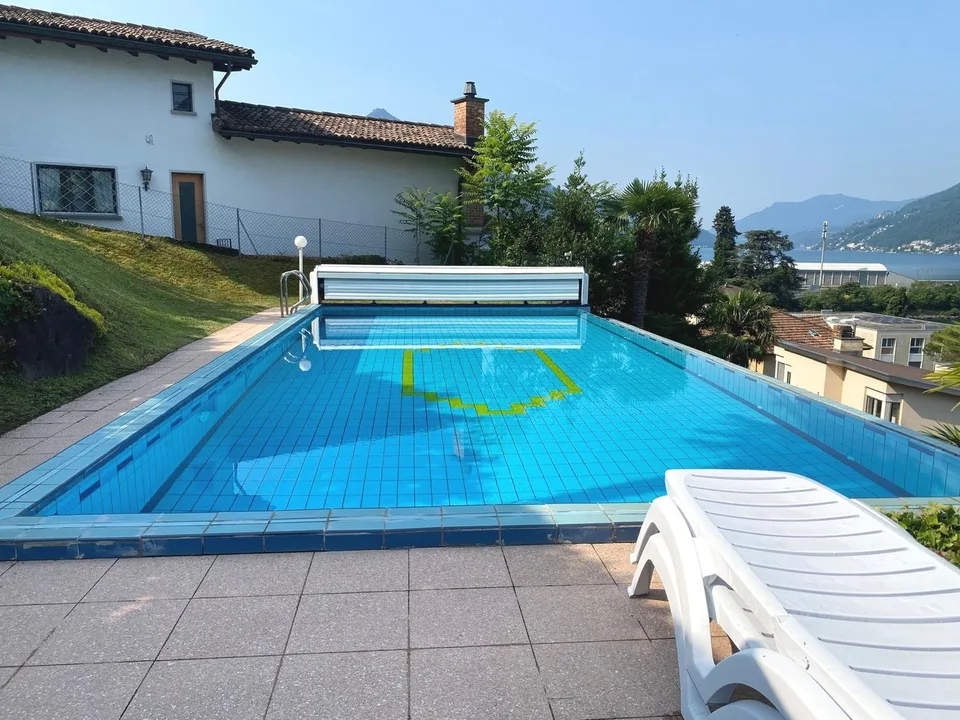 Stunning 4.5-Room Attic Apartment with Lake Views in Bissone – foto 19 di 27