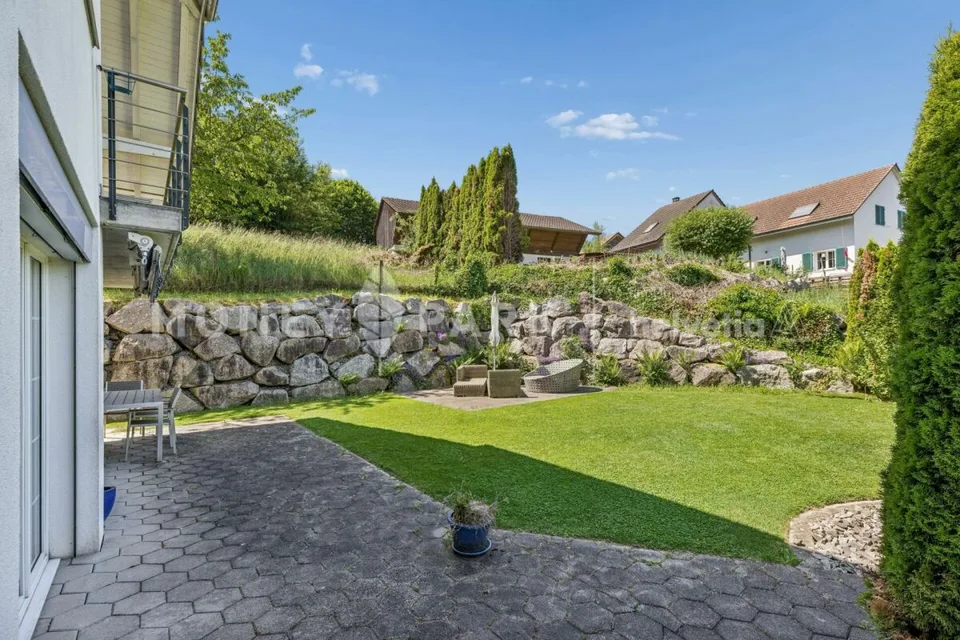Maison unifamiliale 5,5 pièces avec intimité, jardin et espace de vie