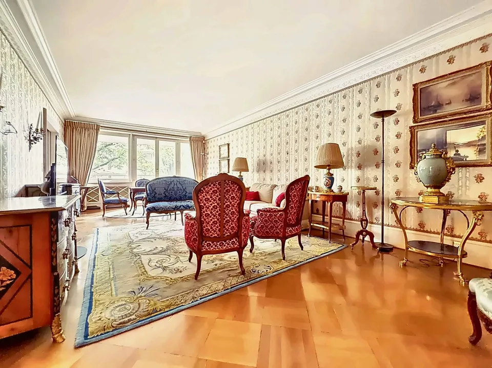 Prächtige 5-Zimmer-Durchgangswohnung in Florissant
