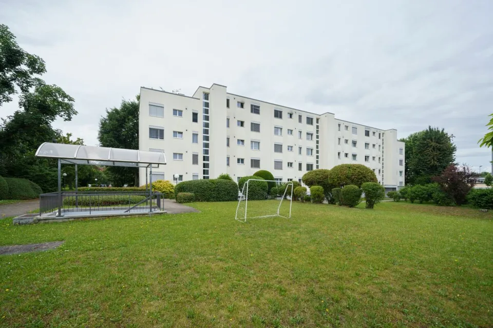 4.0-Zimmerwohnung mit einem Autoeinstellplatz