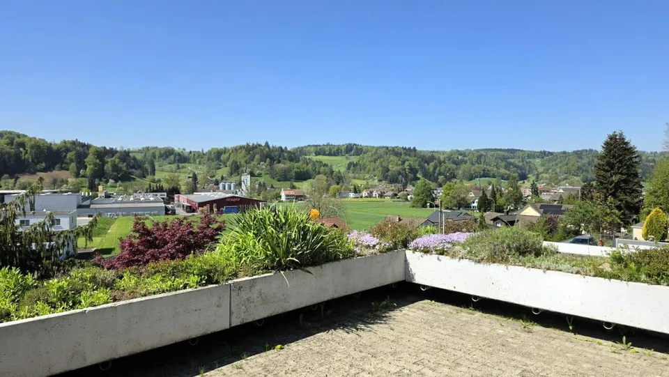 Terrassenwohnung an sonniger, ruhiger Lage und wunderbarer Aussicht