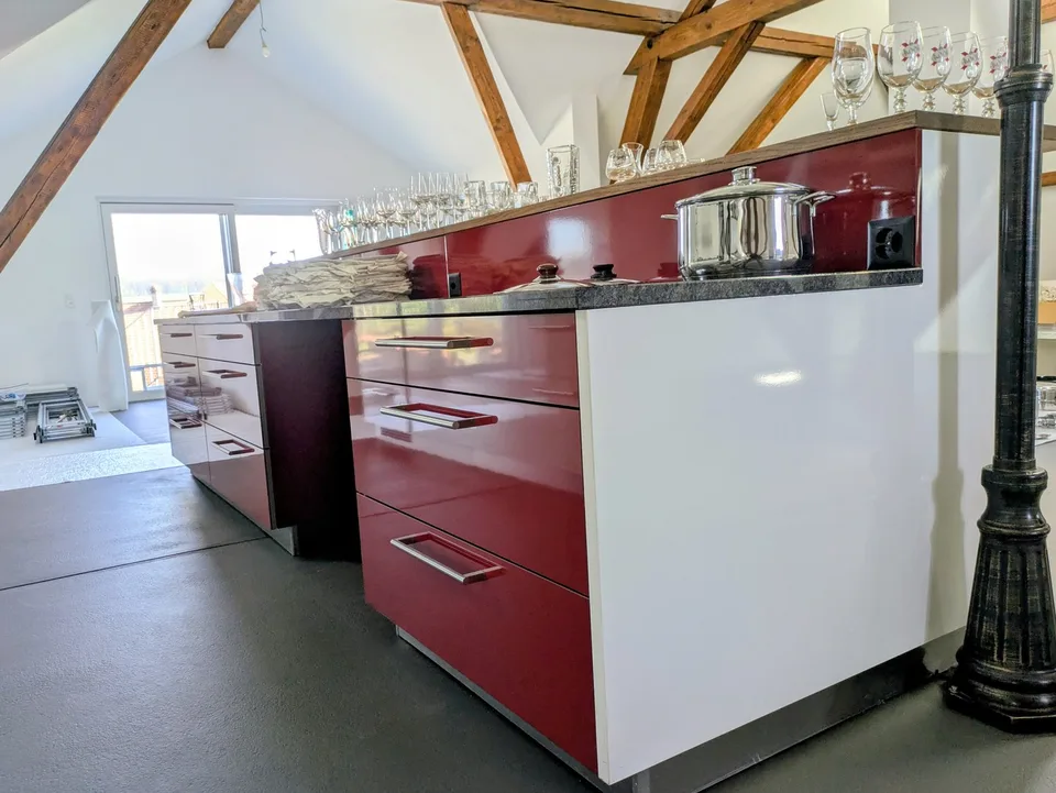 Loft unique dans un bâtiment historique à Hindelbank 227m2 incl. 2 places de parking