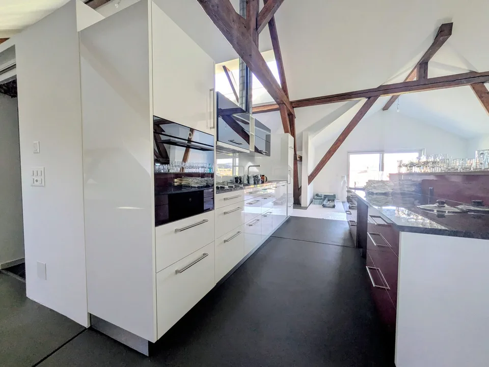Loft unique dans un bâtiment historique à Hindelbank 227m2 incl. 2 places de parking