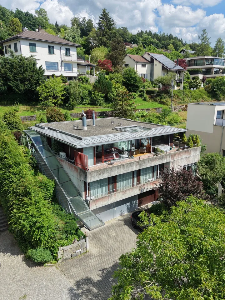 Repräsentatives Zweifamilienhaus mit Weitblick