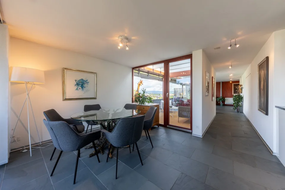 Repräsentatives Zweifamilienhaus mit Weitblick