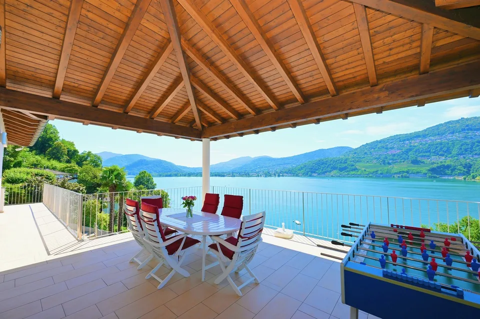 Prestigiosa Villa con Piscina e Magnifica Vista Lago – Foto 9 von 13