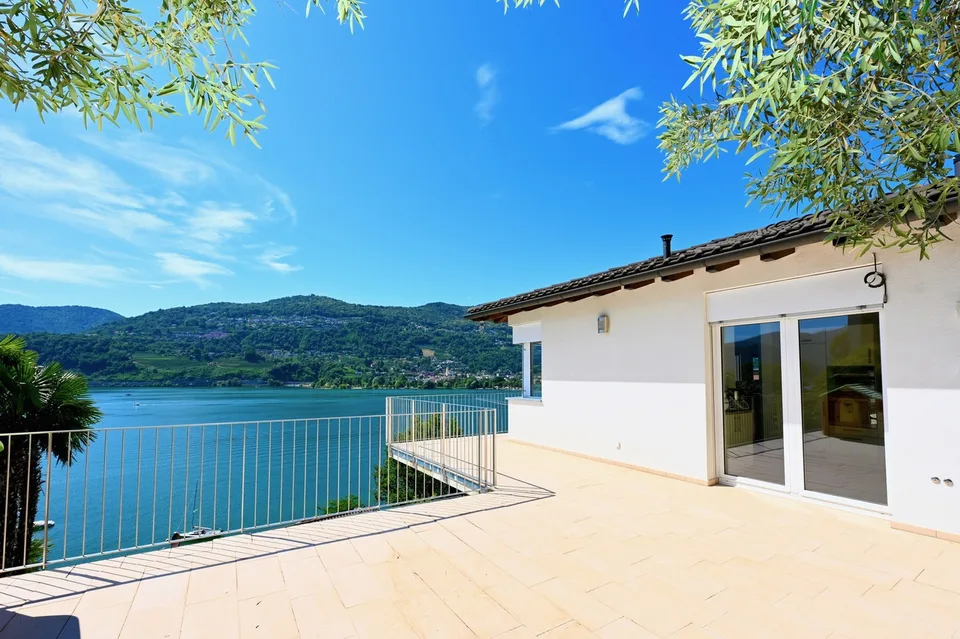 Prestigiosa Villa con Piscina e Magnifica Vista Lago – Foto 10 von 13