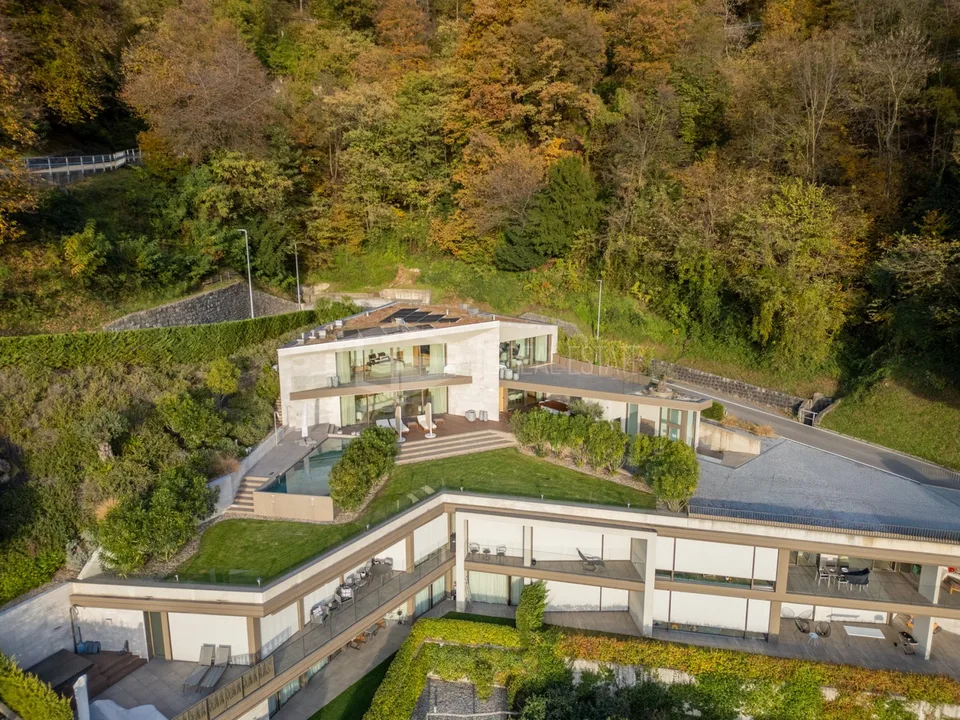 Exklusive Villa mit Panoramablick auf den Luganersee