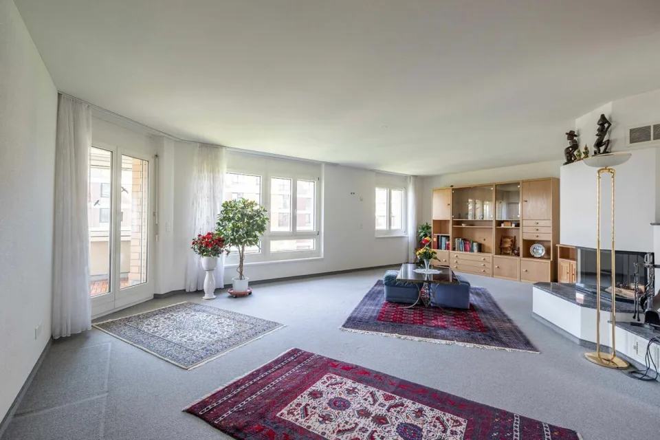 Appartement spacieux 4.5 pièces - calme, lumineux et avec vue sur le verdure.