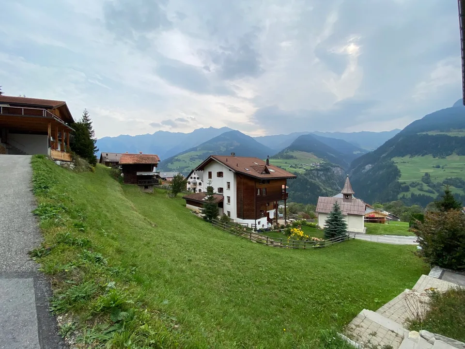 Baugrundstück an aussichtsreicher Lage in Cumbel