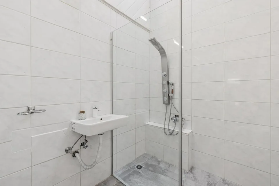 Familienvilla mit separatem Studio in Commugny renoviert – Foto 8 von 21