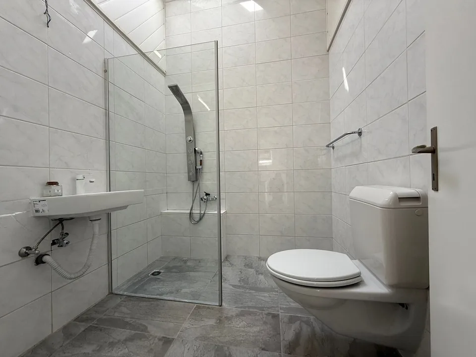 Familienvilla mit separatem Studio in Commugny renoviert – Foto 10 von 21