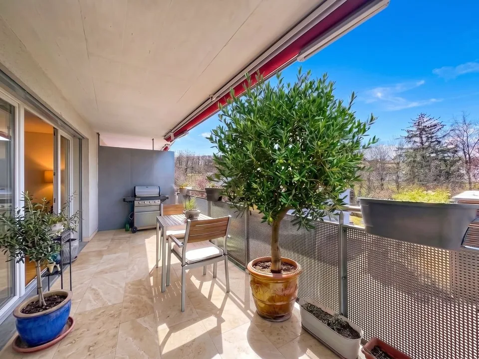 Luminoso duplex di 4,5 locali, con balcone esposto a sud e vista aperta - ottima opportunità a Belfaux