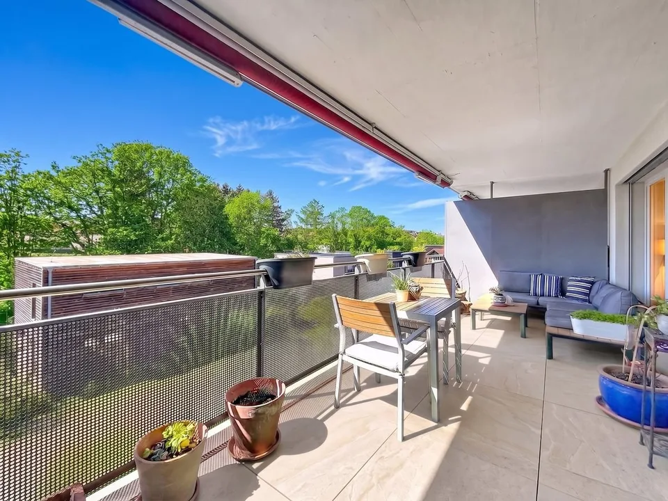 Luminoso duplex di 4,5 locali, con balcone esposto a sud e vista aperta - ottima opportunità a Belfaux