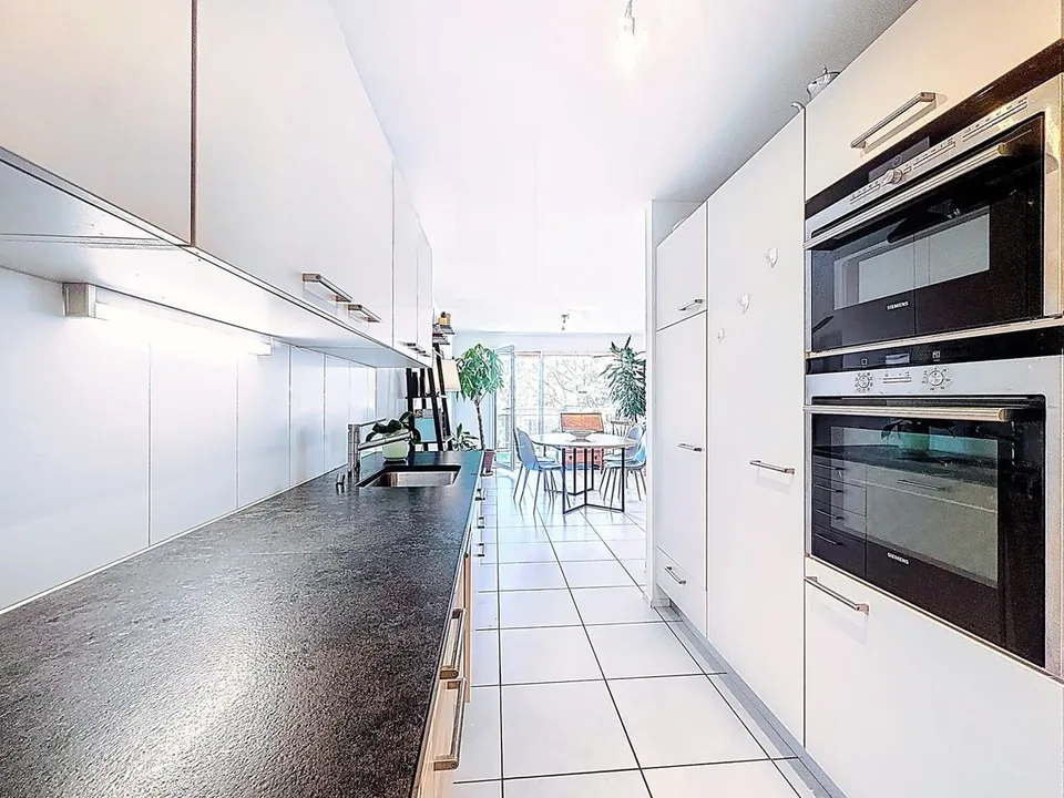 Luminoso duplex di 4,5 locali, con balcone esposto a sud e vista aperta - ottima opportunità a Belfaux