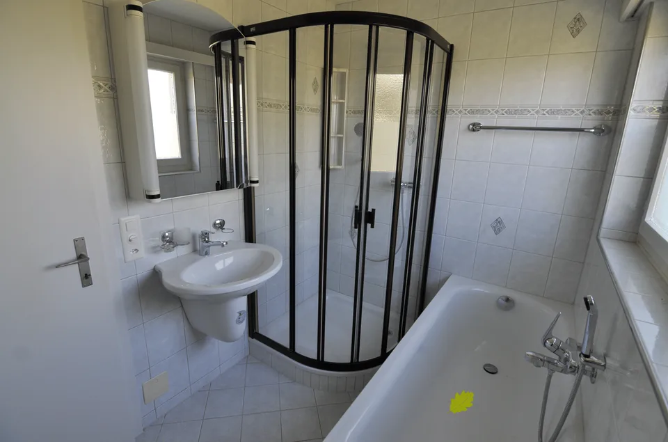 VERKAUFT - 5.5 Zimmer Einfamilienhaus in ruhigem Wohnquartier – Foto 8 von 16