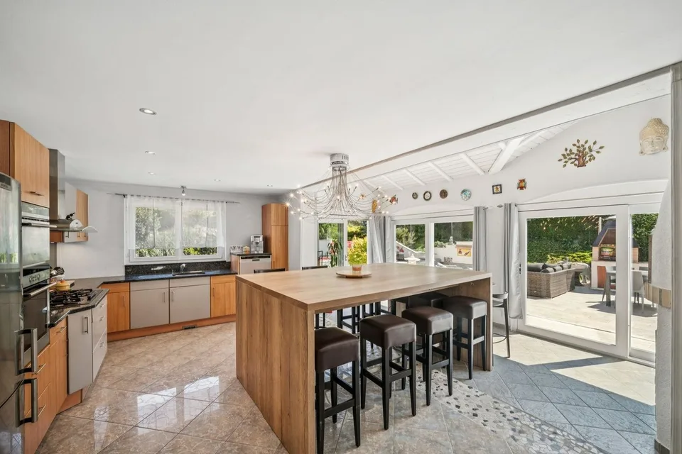 Haus in perfektem Zustand mit atemberaubendem Blick auf Vallorbe