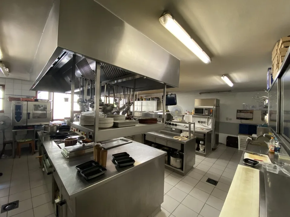Café-Restaurant de Caractère à Vendre à Hesingue – 430 m² de Charme Alsacien