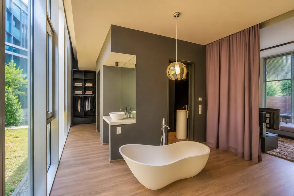 Appartamento loft eccezionale con giardino e altezza del soffitto fino a 3,69 m