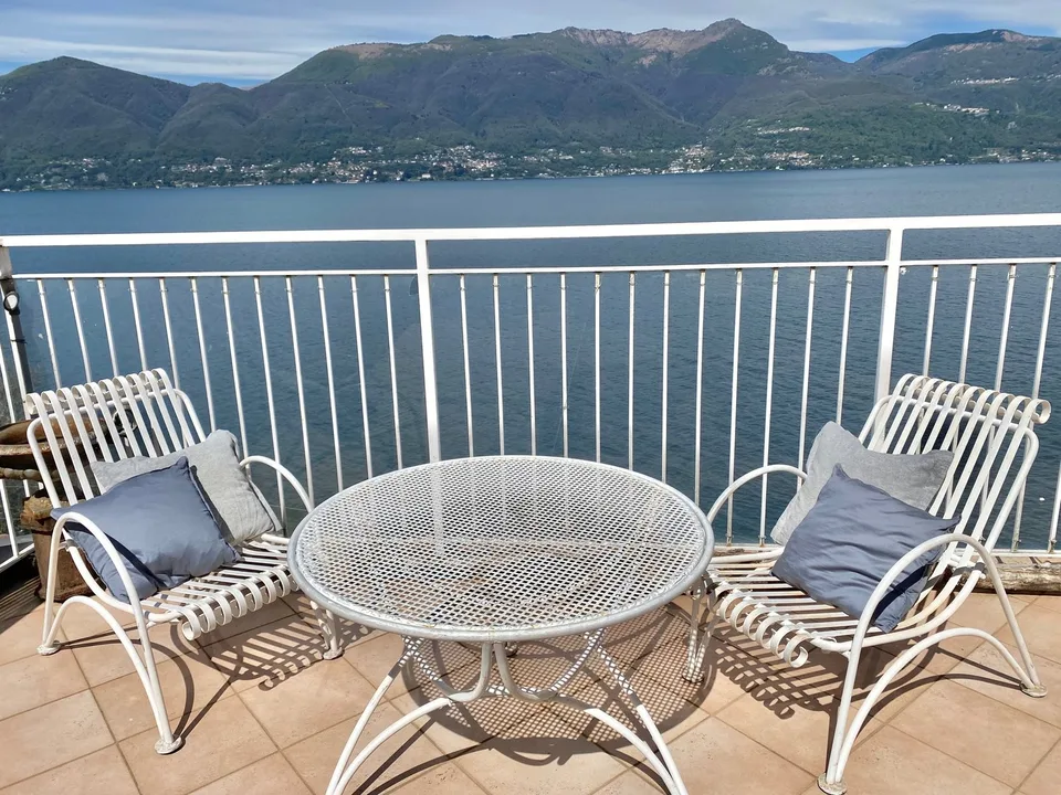 Appartamento penthouse ben curato con vista mare da sogno vicino alla spiaggia – foto 9 di 13