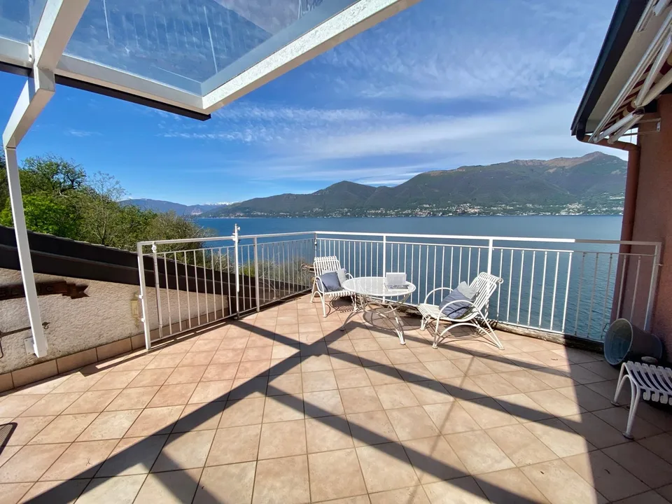 Appartamento penthouse ben curato con vista mare da sogno vicino alla spiaggia – foto 8 di 13