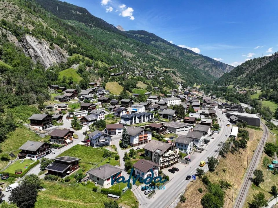 Neubauprojekt in Mörel - 2 moderne Doppeleinfamilienhäuser an zentraler und ruhiger Lage