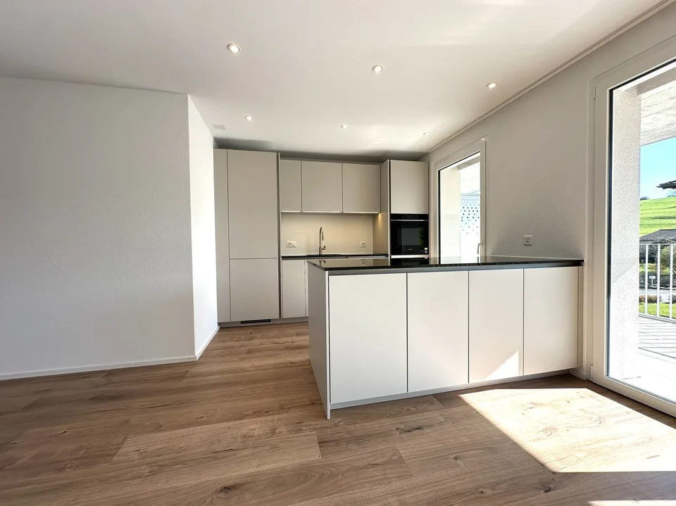 Appartamento moderno di 3,5 locali con balcone e garage – Primo affitto 2026