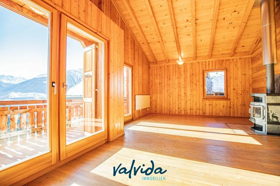 Wohnen, wo andere Ferien machen - 5-Zimmer-Chalet mit Panorama in Feschel