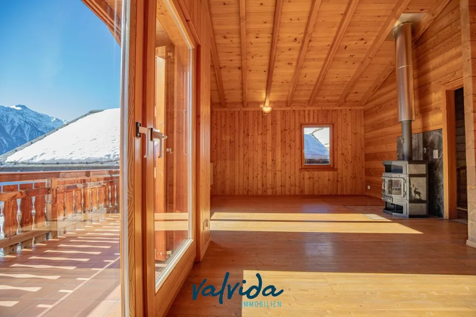 Wohnen, wo andere Ferien machen - 5-Zimmer-Chalet mit Panorama in Feschel