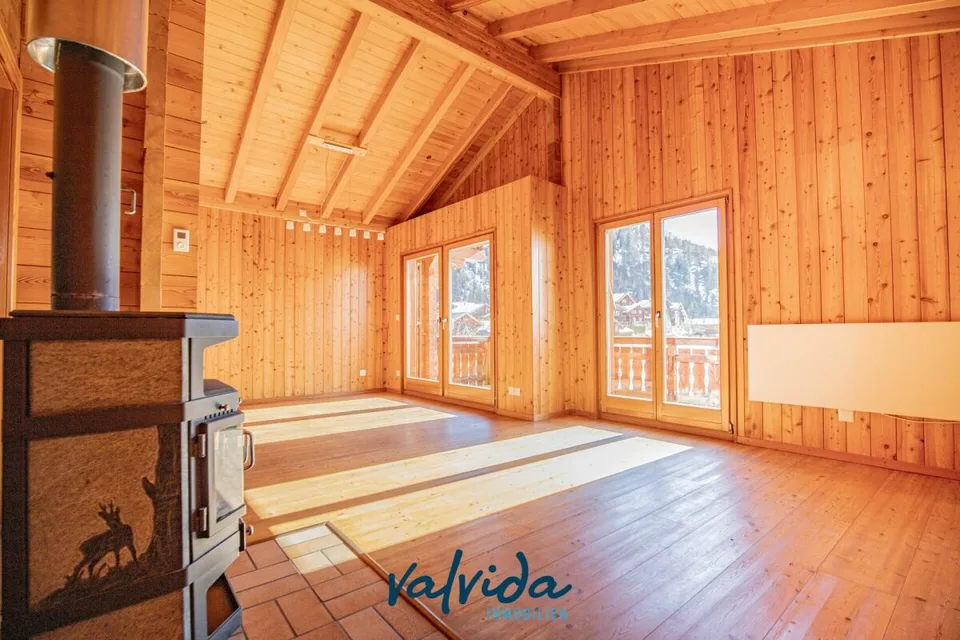 Wohnen, wo andere Ferien machen - 5-Zimmer-Chalet mit Panorama in Feschel