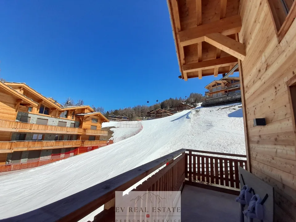 Superbe attique en vieux bois sur les pistes de Veysonnaz