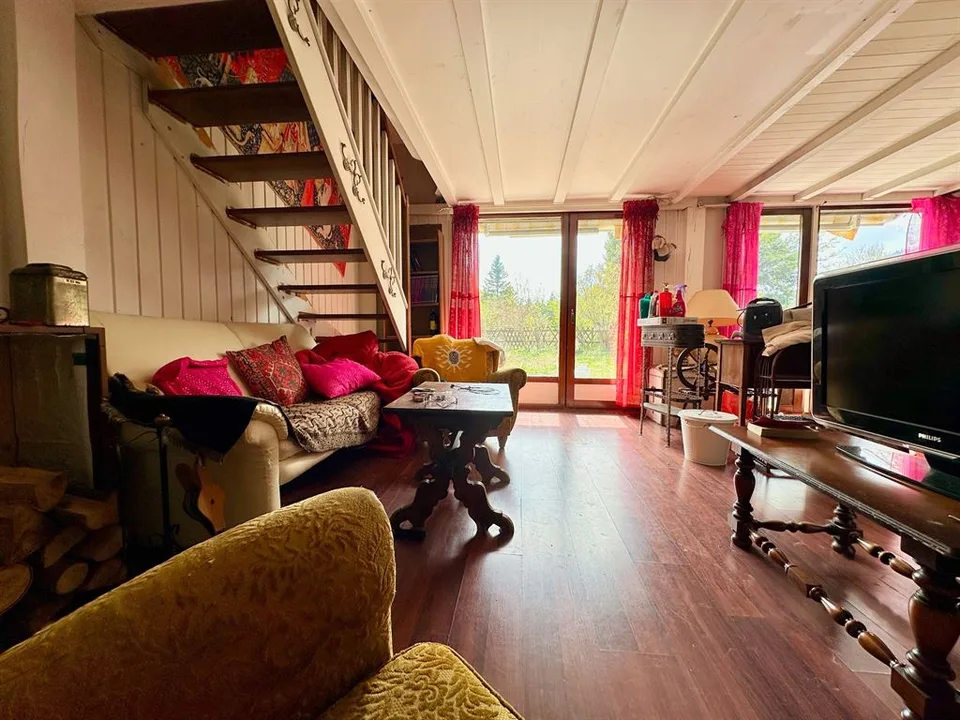 Delizioso chalet accogliente con terrazza a sud, garage e fascino autentico
