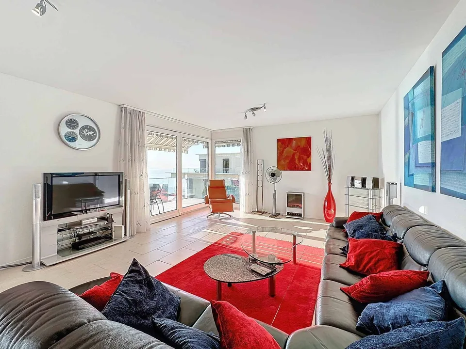 Selten! 5.5-Zimmer-Wohnung mit herrlicher Aussicht auf den See