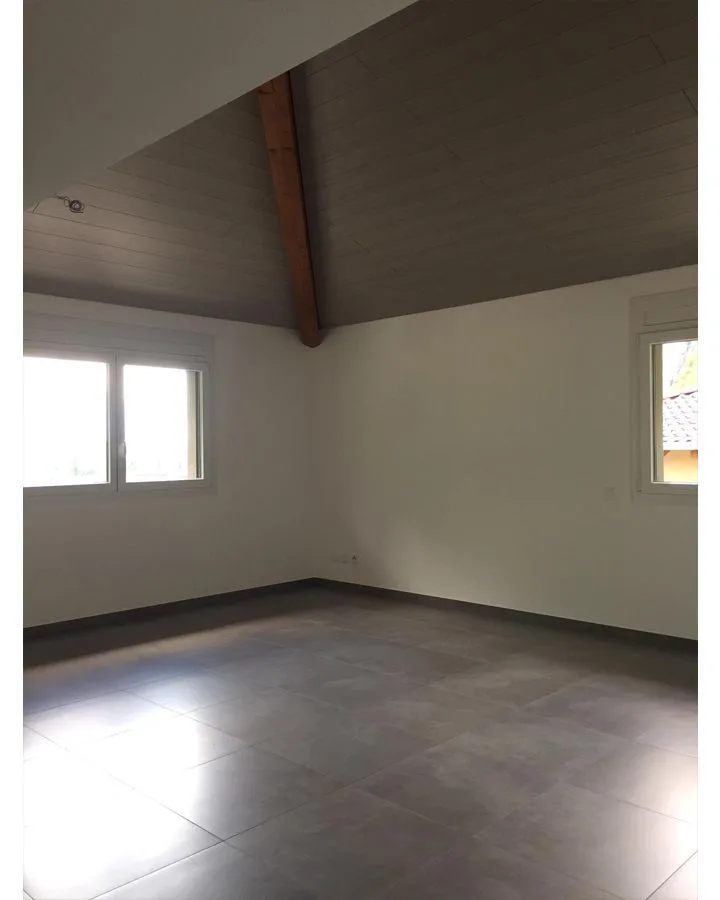 Appartement en attique de 4,5 pièces avec jardin privé, Lumino – photo 6 sur 17